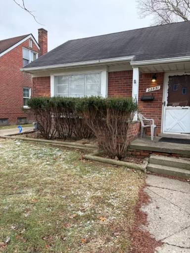 Main picture of 22531 Lyndon St