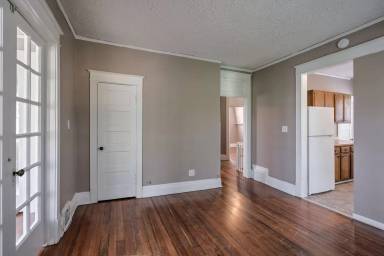 Main picture of 3407 Dewey Ave