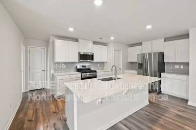 Main picture of 386 Hollingswood Dr