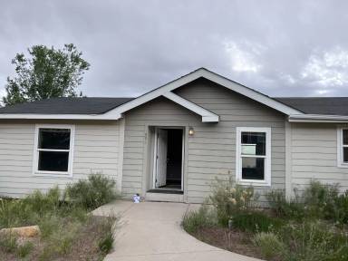 Main picture of 393 N Foothill Dr