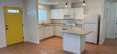 Main picture of 1015 S Hayes Ave