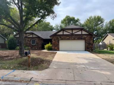 Main picture of 1204 N Armstrong Ct