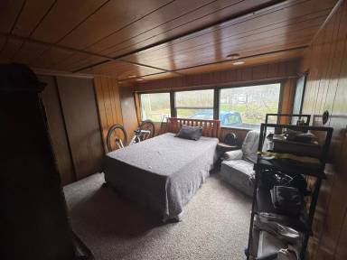 Main picture of 799 W Camp Sangamo Rd