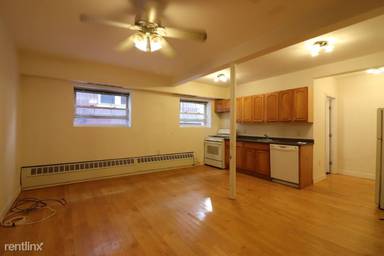 Main picture of 1555 Beacon St