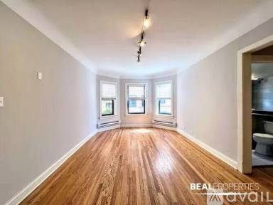 Main picture of 2325 N Rockwell St