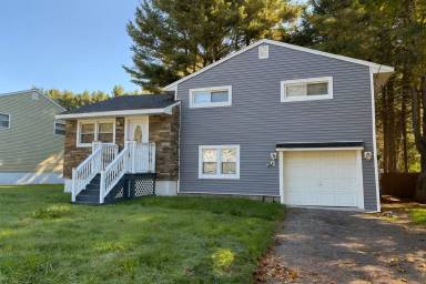 Main picture of 8414 Dawn Dr