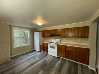 Main picture of 321 6th Ave