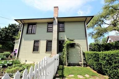 Main picture of 4812 S Woodlawn Ave
