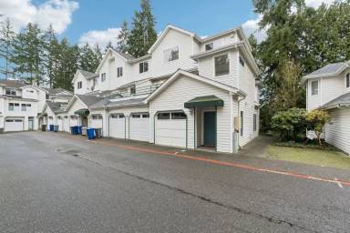 Main picture of 16219 Northup Way