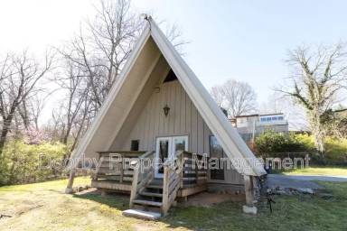 Main picture of 3109 Ellis Ave