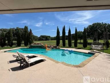 Main picture of 10 Riviera Ct