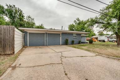 Main picture of 2641 SW 57th St