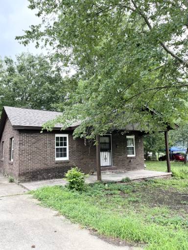 Main picture of 713 30th Pl SW