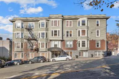 Main picture of 312 E Olive Pl