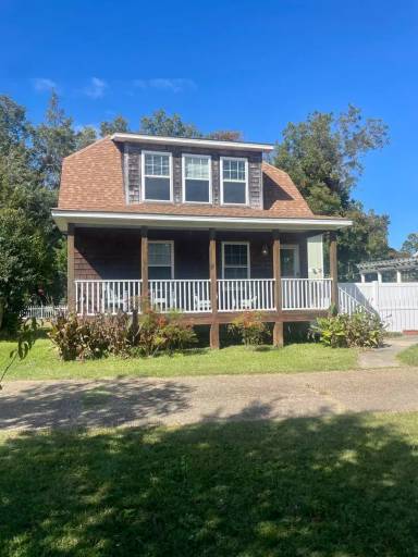 Main picture of 325 Fernando St