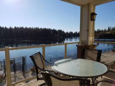 Main picture of 415 W Waterside Dr