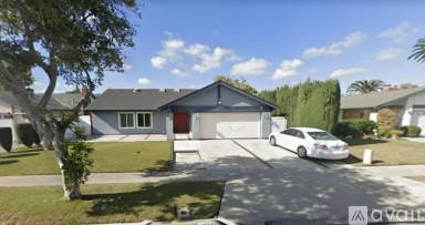 Main picture of 305 W Columbine Ave