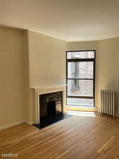 Main picture of 152 E 84th St