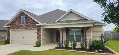 Main picture of 102 Wenlock Cir