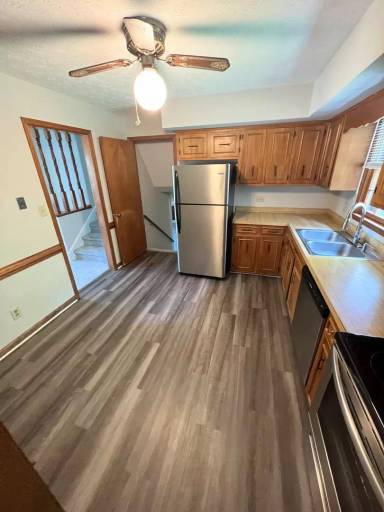 Main picture of 1512 Greenview Dr