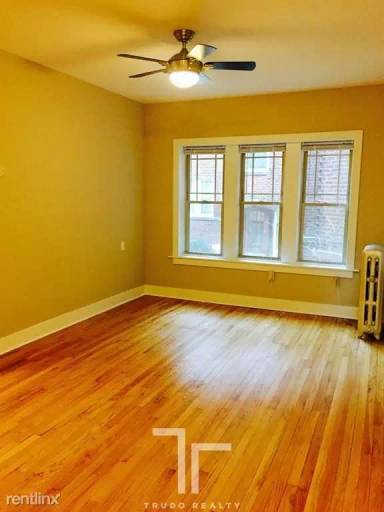 Main picture of 1331 W Touhy Ave