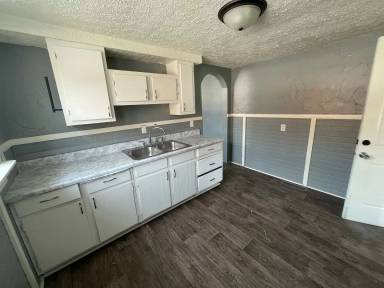 Main picture of 609 E Elm St