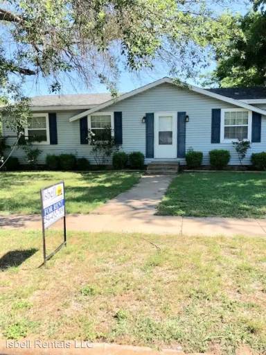 Main picture of 1402 Elyse Dr