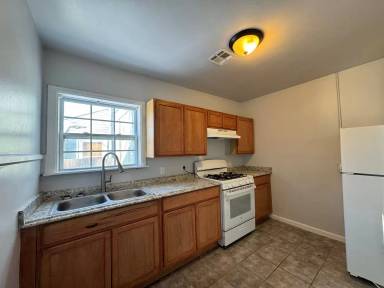 Main picture of 308 S Florence Ave