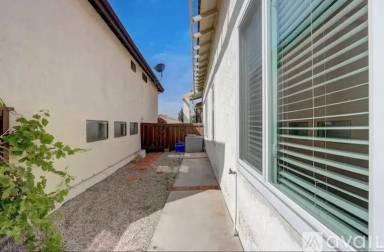 Main picture of 15767 Caminito Cercado