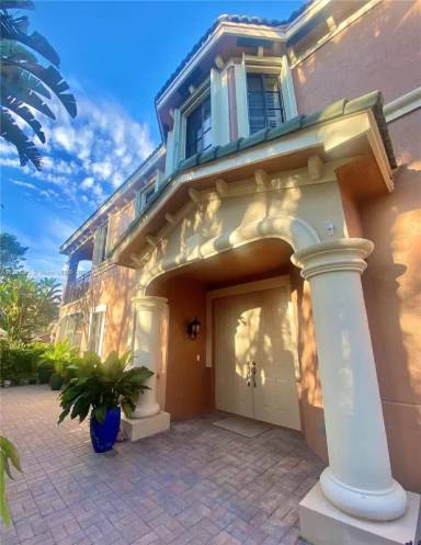 Main picture of 2816 Kinsington Cir