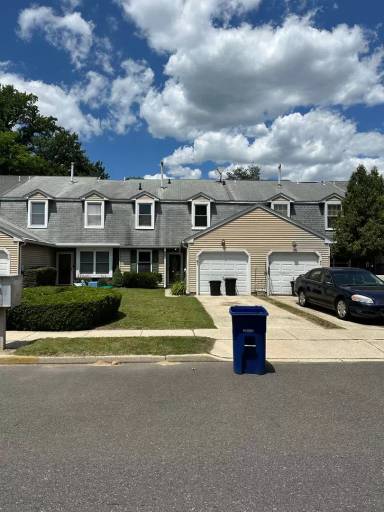 Main picture of 41 River Bank Dr