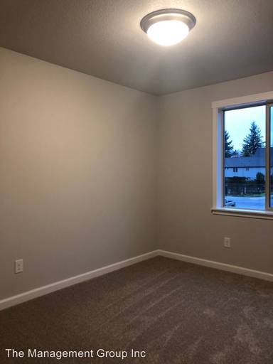 Main picture of 5714 NE 59th Cir