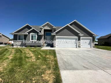 Main picture of 679 E Sterling Dr