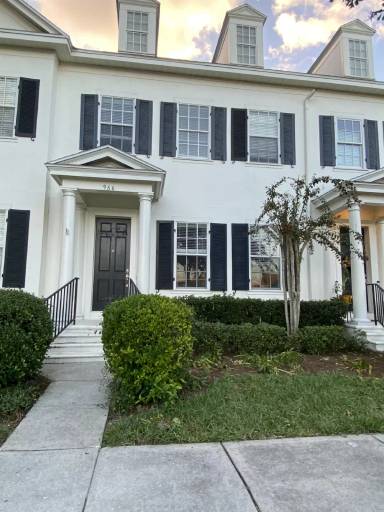 Main picture of 966 Fern Ave