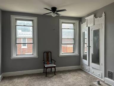 Main picture of 3558 Joyce St