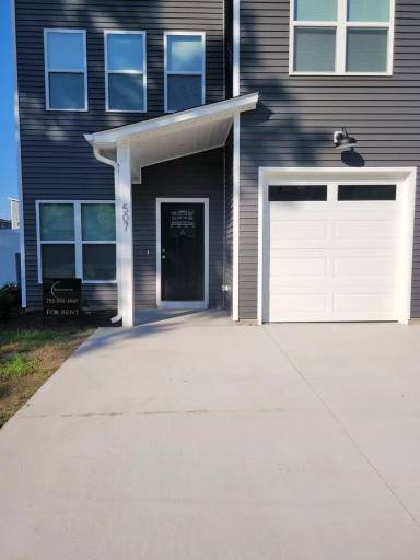 Main picture of 507 Manhattan Ave