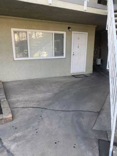 Main picture of 444 E Rowland St