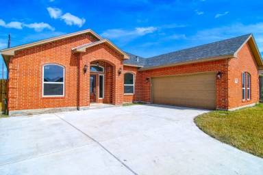 Main picture of 6034 Adrian Dr