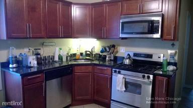 Main picture of 2947 N Avers Ave