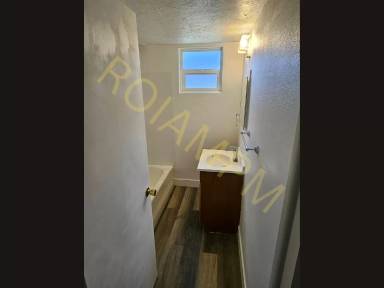 Main picture of 209 W 24th St