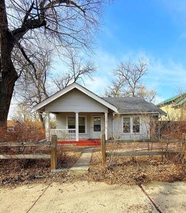Main picture of 1701 W Kiowa St