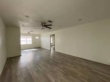 Main picture of 2209 S 1st St