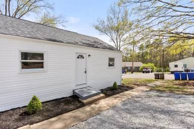 Main picture of 152 Hamilton Cir