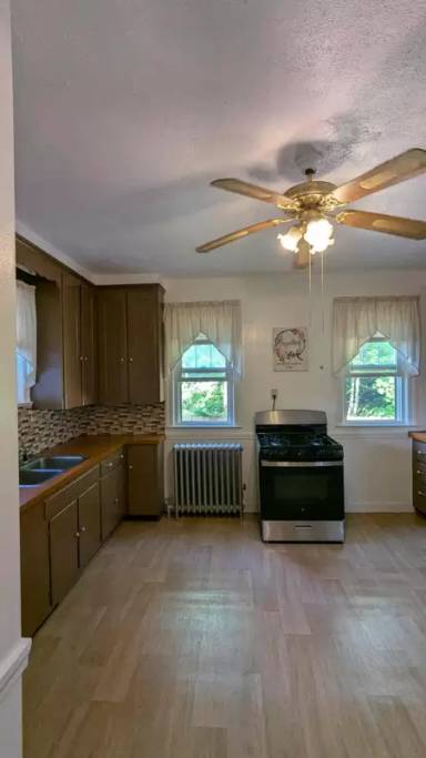 Main picture of 3062 Pawtucket Ave