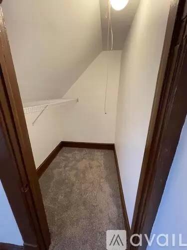 Main picture of 608 W Lapeer St