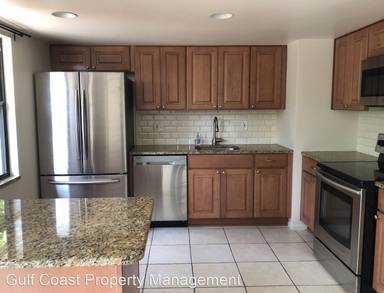 Main picture of 1116 Royal Rd