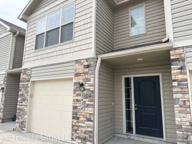 Main picture of 1404-32 NE Mary Ct