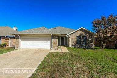Main picture of 304 Southlake Dr