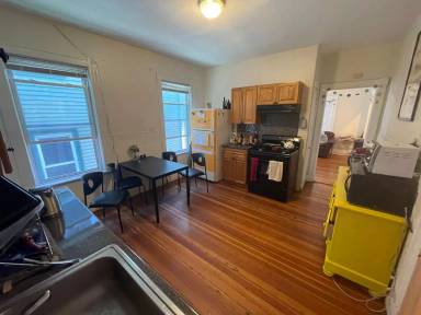 Main picture of 65 Hillside St