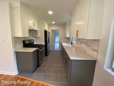 Main picture of 620 NW 35th St